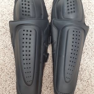 Icon Field Armor Stryker Knee